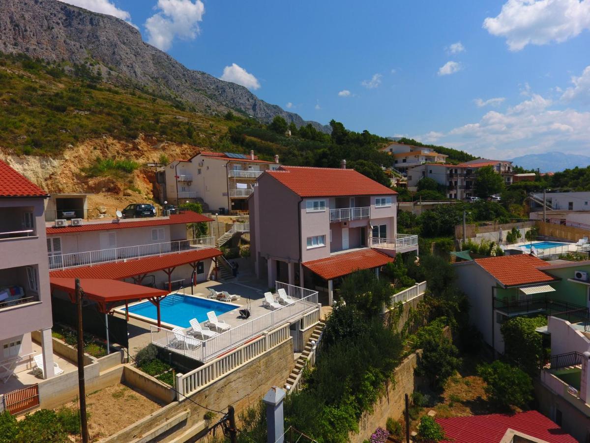 Apartments Zina 로크바 로고즈니차 외부 사진