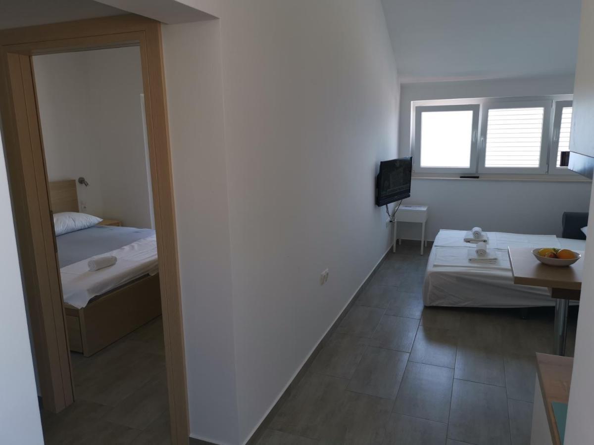 Apartments Zina 로크바 로고즈니차 외부 사진